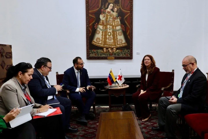 Venezuela refuerza alianzas con la Cruz Roja y ONG para la reconstrucción post-sismo